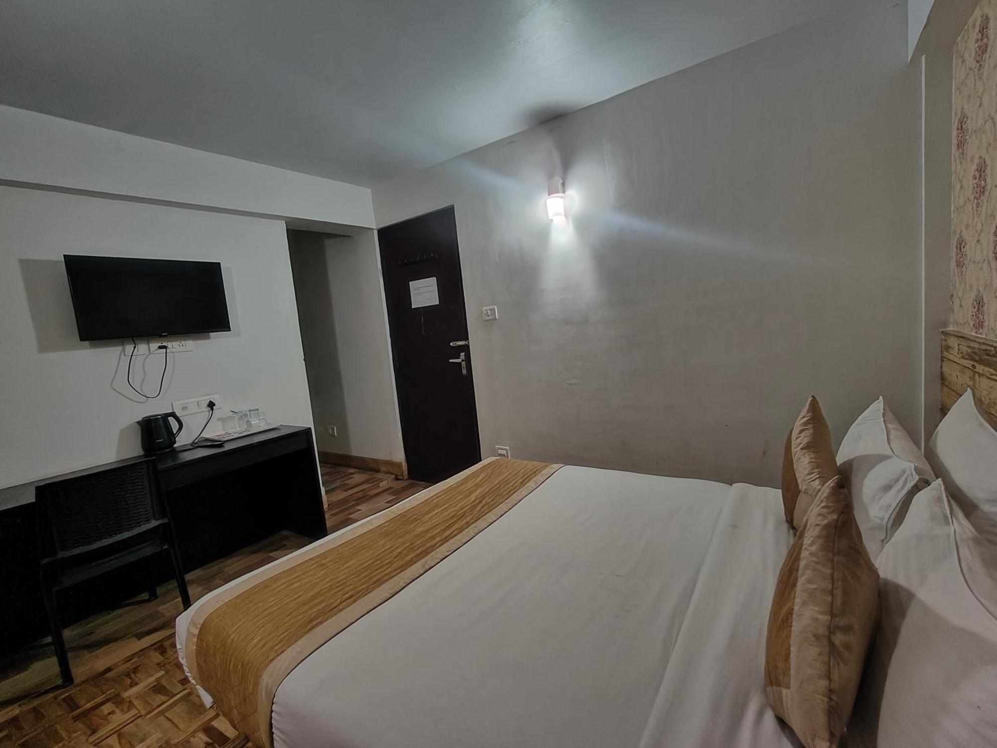 Cherrywood Suites & Spa By Easygorooms Дарджилинг Екстериор снимка